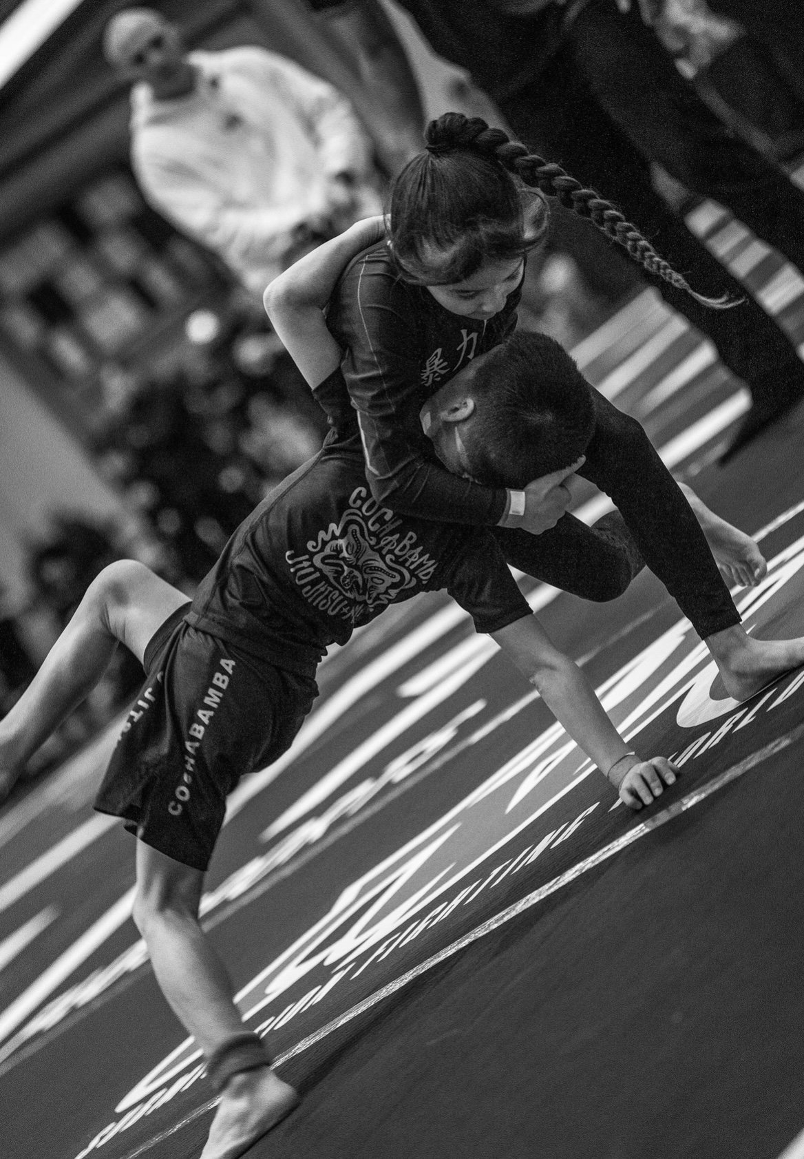 Cochabamba instructor coaching kids in Olney, MD